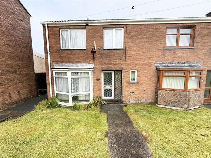 3 Bedroom End Of Terrace House For Sale In Maes Y Coed, Aberdare, CF44