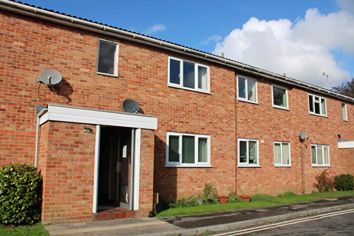 2 Bedroom Flat To Rent In Central Yeovil, Somerset, BA20