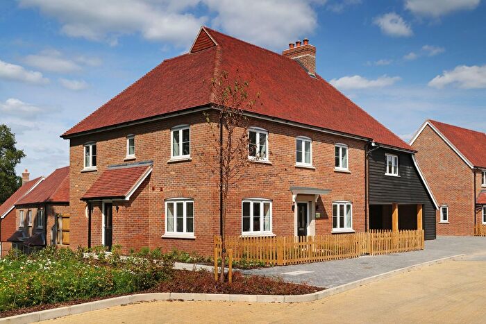 4 Bedroom Detached House For Sale In Blundell Drive, Haslemere, Surrey, GU27