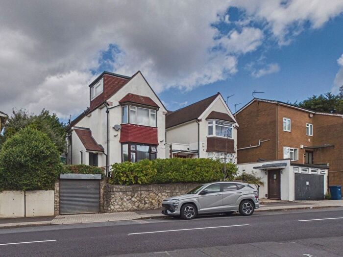 2 Bedroom Flat For Sale In The Vale, London, NW11