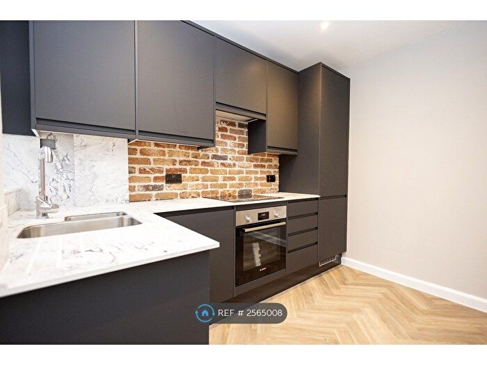 2 Bedroom Flat To Rent In Richmond Chambers, Bournemouth, BH2