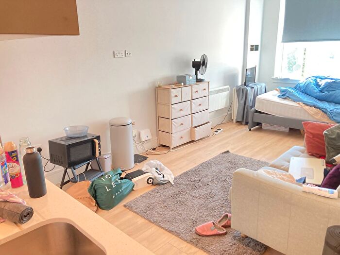 Studio To Rent In Very Near Stanwell Road Area, Feltham, TW14