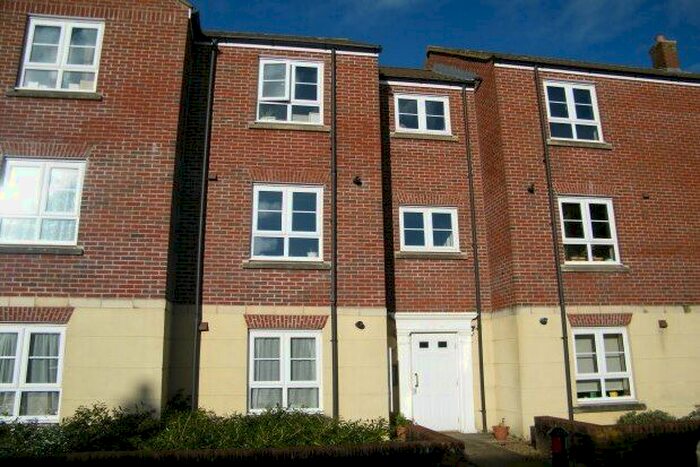 2 Bedroom Flat To Rent In Wren Place, Gillingham, SP8