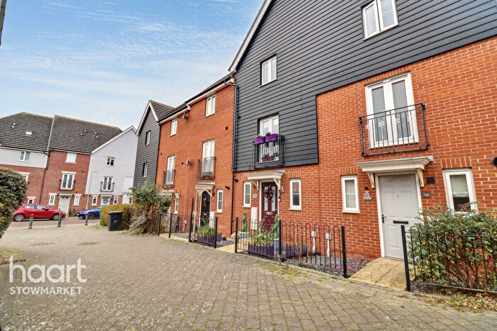 3 Bedroom Town House For Sale In Wagtail Drive, Stowmarket, IP14