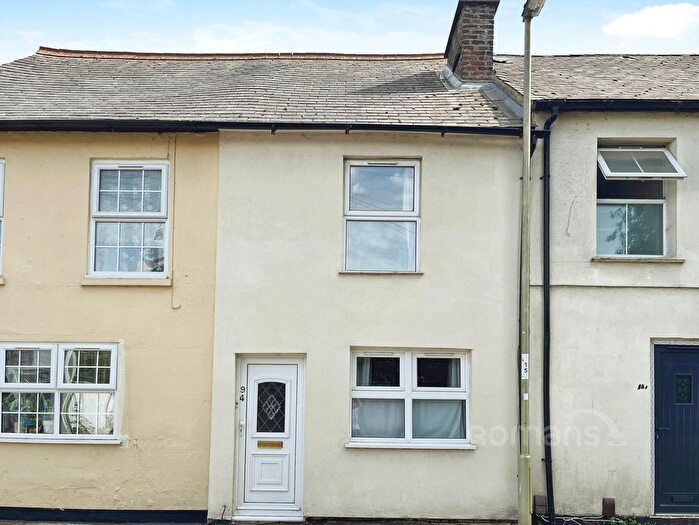 3 Bedroom Terraced House For Sale In Queens Road, Aldershot, Hampshire, GU11