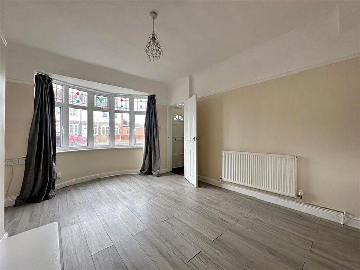 3 Bedroom Terraced House For Sale In Swainson Road, Northfield. Leicester, LE4