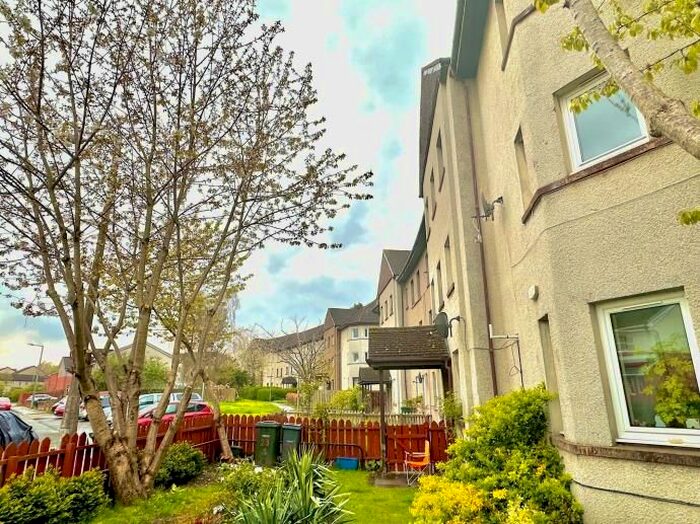 3 Bedroom Flat To Rent In Pilton Drive, Edinburgh, EH4