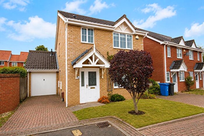3 Bedroom Detached House For Sale In Mavish Close, Norwich, NR5