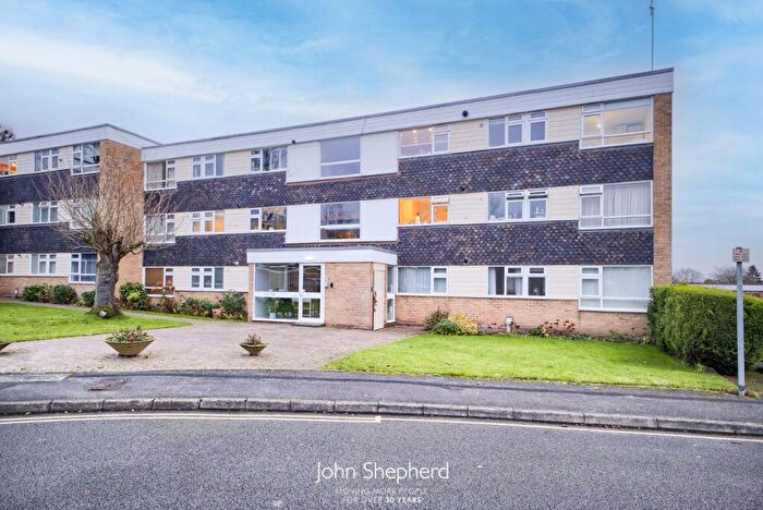 2 Bedroom Flat For Sale In Albany Gardens, Hampton Lane, Solihull, B91