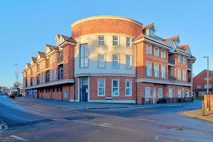 2 Bedroom Apartment For Sale In Saxons Court, Peach Street, Wokingham, RG40