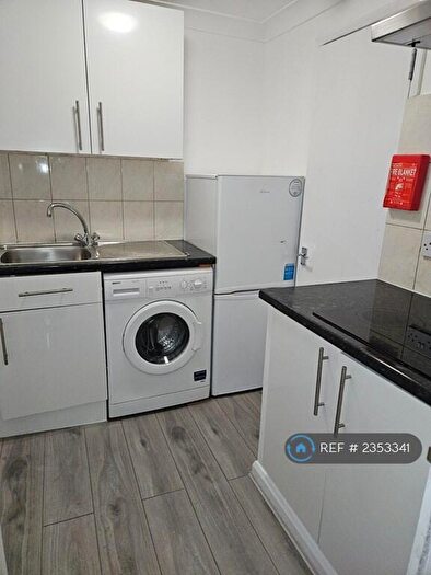 Studio To Rent In East India Dock Road, London, E14