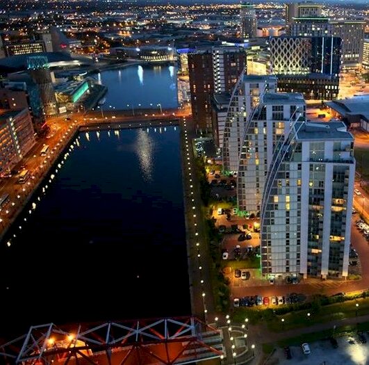 2 Bedroom Flat To Rent In The Quays, Salford, M50
