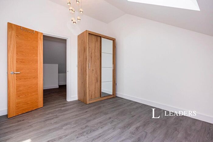 1 Bedroom Flat To Rent In Burrows Lane, Gomshall, GU5