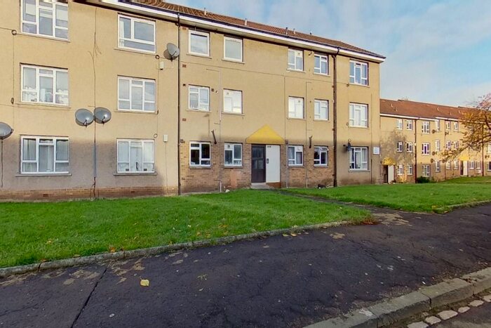2 Bedroom Flat To Rent In Forth Crescent, Menzieshill, Dundee DD2
