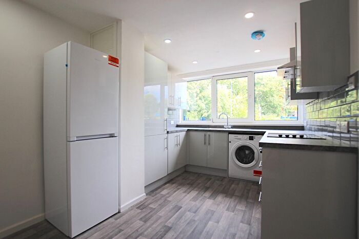 3 Bedroom Flat To Rent In St Anns Road, London, N15