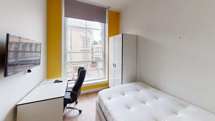 Studio To Rent In Queens Road, Bristol, BS8 - Photo 2