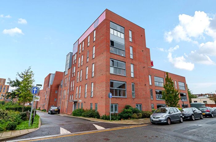 2 Bedroom Flat To Rent In Cezanne Road, London, W3