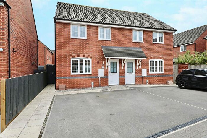 3 Bedroom Semi-Detached House For Sale In Dunnock Drive, Beverley, HU17