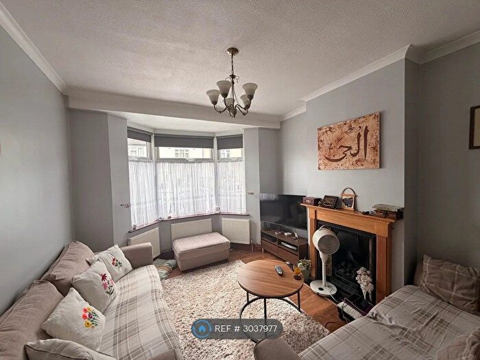 4 Bedroom Terraced House To Rent In Ley St, Ilford, IG1