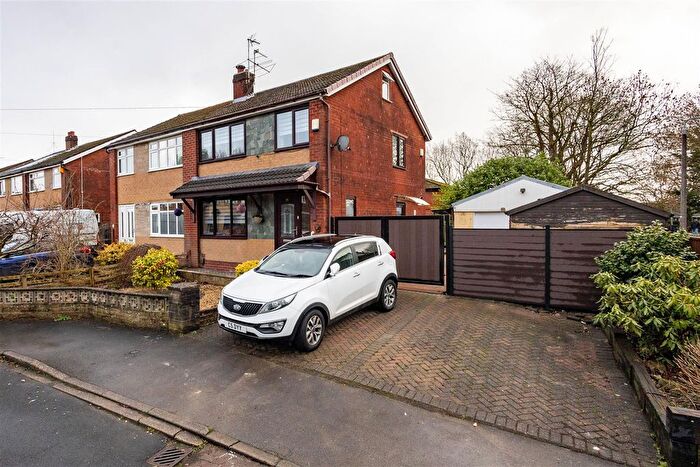 3 Bedroom Semi Detached House For Sale In Newton Close, Leyland, PR26