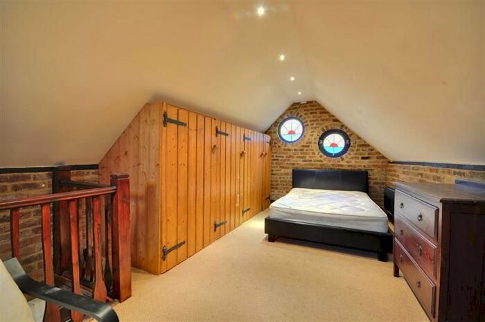 1 Bedroom Lodge To Rent In Potter Street Hill, Northwood, HA5