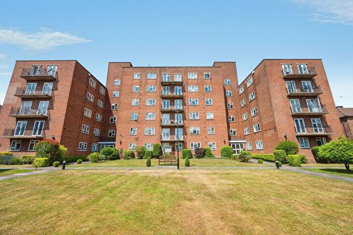 1 Bedroom Apartment For Sale In West Drive, Birmingham, B5