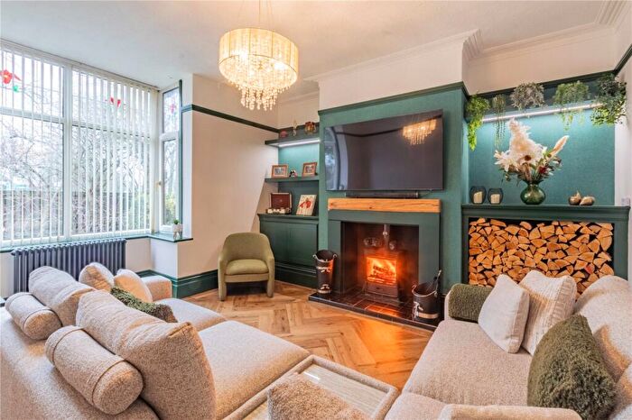 4 Bedroom End Of Terrace House For Sale In Middleton Road, Heywood, Greater Manchester, OL10