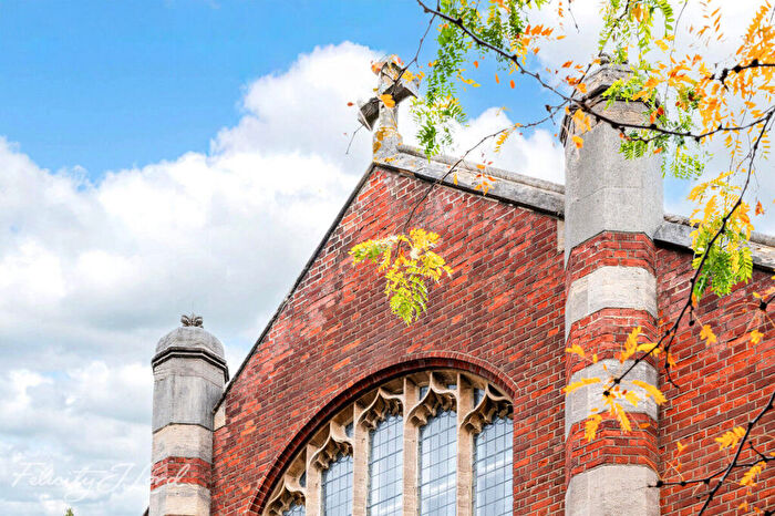 2 Bedroom Duplex For Sale In Ashmore Road, London, SE18