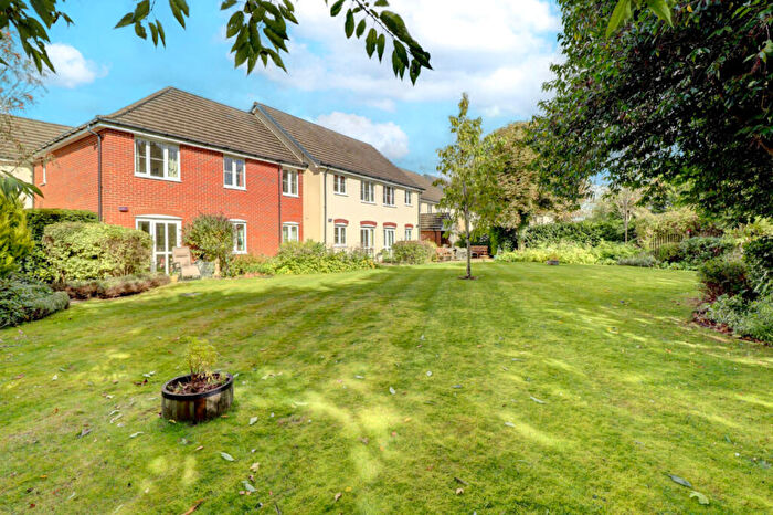 1 Bedroom Apartment For Sale In Penn Road, Hazlemere, High Wycombe, Buckinghamshire, HP15