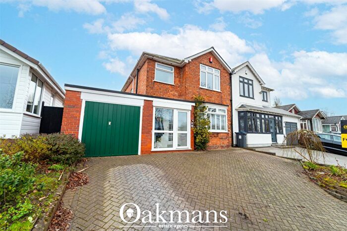 3 Bedroom Semi Detached House For Sale In Central Avenue, Birmingham, West Midlands, B31