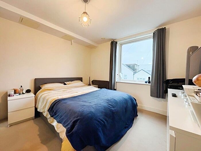 2 Bedroom Flat For Sale In Cotterells, Hemel Hempstead, HP1