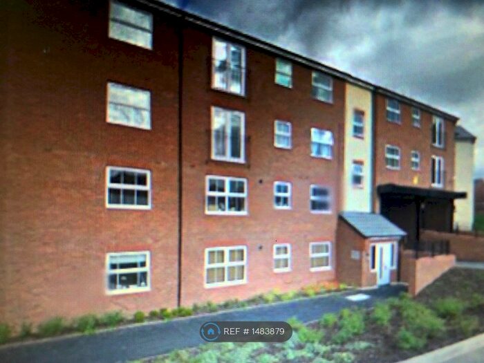 2 Bedroom Flat To Rent In Wharf Lane, Solihull, B91
