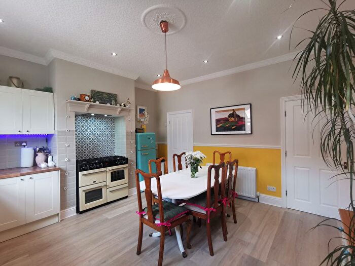 3 Bedroom Property To Rent In Arlington Street, Wakefield, WF1