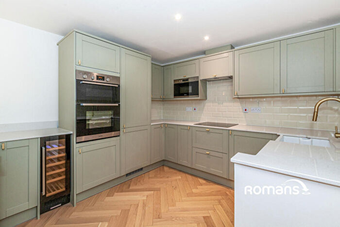 2 Bedroom Flat To Rent In Grenfell Road, Maidenhead, Berkshire, SL6