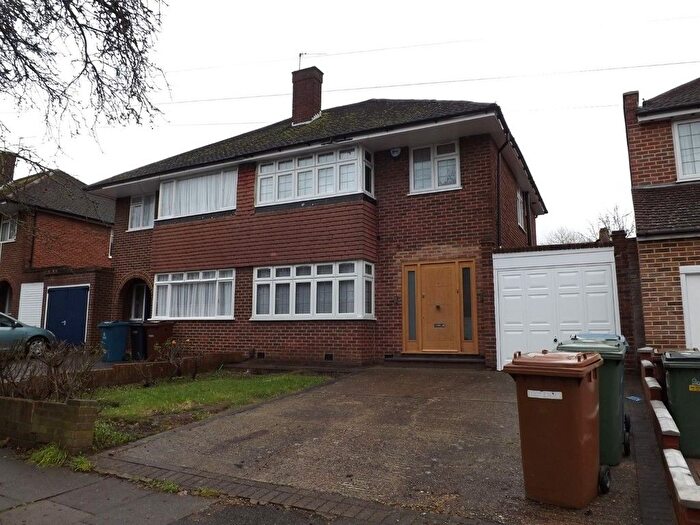 3 Bedroom Semi-Detached House To Rent In Howberry Road, Edgware, HA8