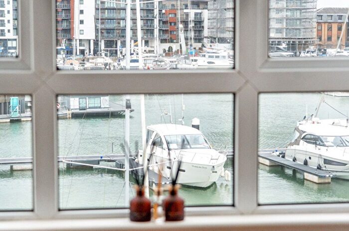 1 Bedroom Flat To Rent In Atlantic Close, Southampton, Hampshire, SO14