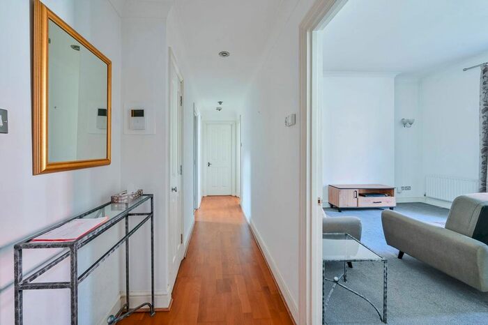 2 Bedroom Flat To Rent In Aldburgh Mews, Marylebone, London, W1U