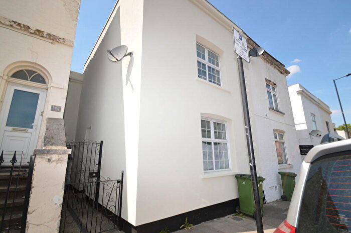 3 Bedroom End Of Terrace House To Rent In Sandy Hill Road, London, SE18