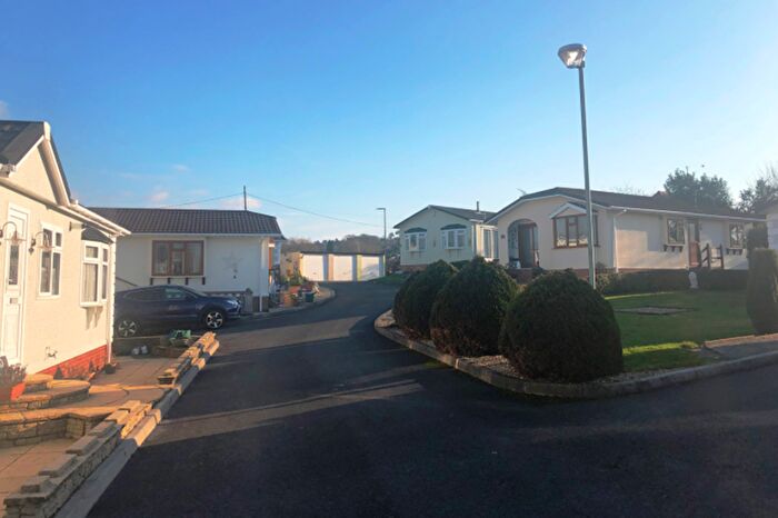 1 Bedroom Park Home For Sale In Swansea, West Glamorgan, SA5