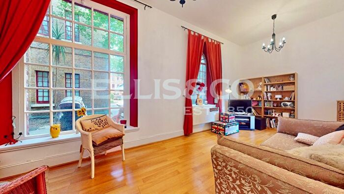 2 Bedroom Flat To Rent In Chevy Road, Southall, UB2