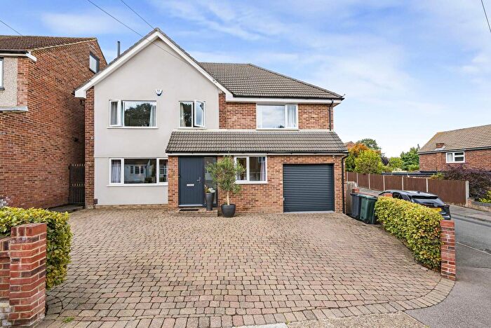 4 Bedroom Detached House For Sale In Spurrell Avenue, Bexley, DA5