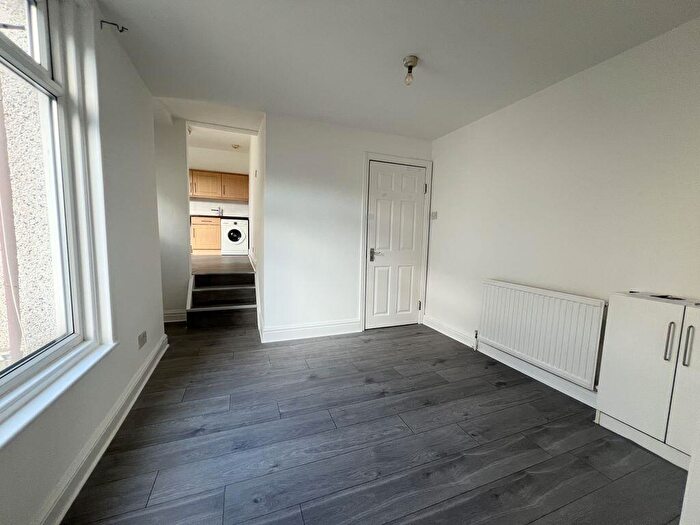 1 Bedroom Flat To Rent In Bank Square, Southport, PR9