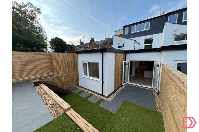 4 Bedroom Terraced House To Rent In Freehold Street, Northampton, NN2