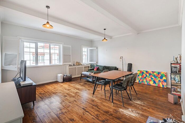 2 Bedroom Flat To Rent In Ranelagh Gardens, SW6