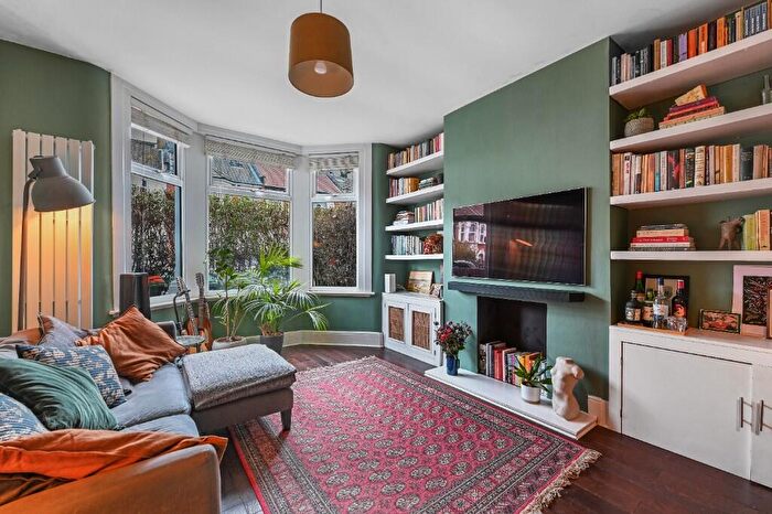 2 Bedroom Flat For Sale In Shrewsbury Road, London, E7