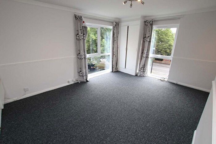 Studio To Rent In Avalon Close, Enfield, EN2