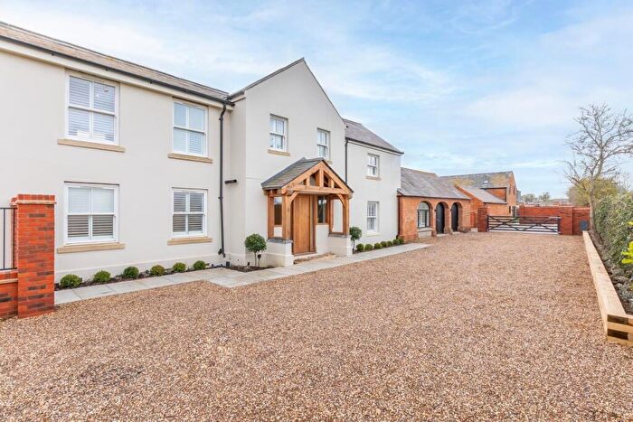 5 Bedroom Country House For Sale In Glebe Farm, Wing, LU7