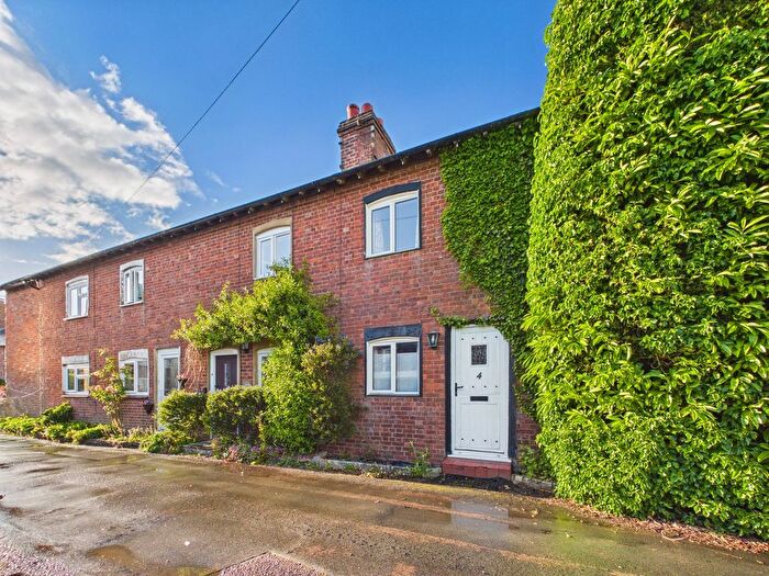 1 Bedroom End Of Terrace House For Sale In Vale Road, Mayfield, TN20