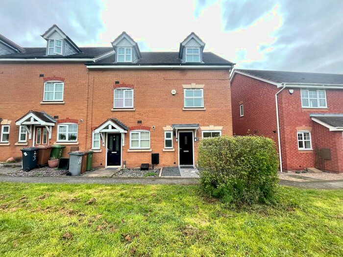 3 Bedroom End Of Terrace House To Rent In Henbury Drive, Chelmsley Wood, Birmingham, B37