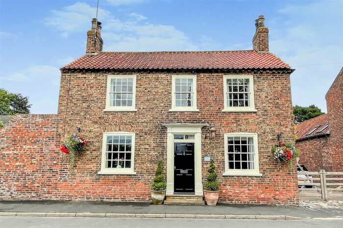 4 Bedroom Detached House For Sale In Front Street, Lockington, Driffield, YO25